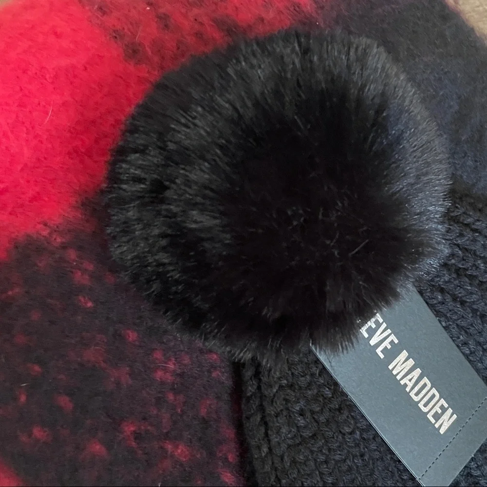 Steve Madden Red Plaid Buffalo Check Cozy Scarf & Pom Pom Hat Gift Set NWT